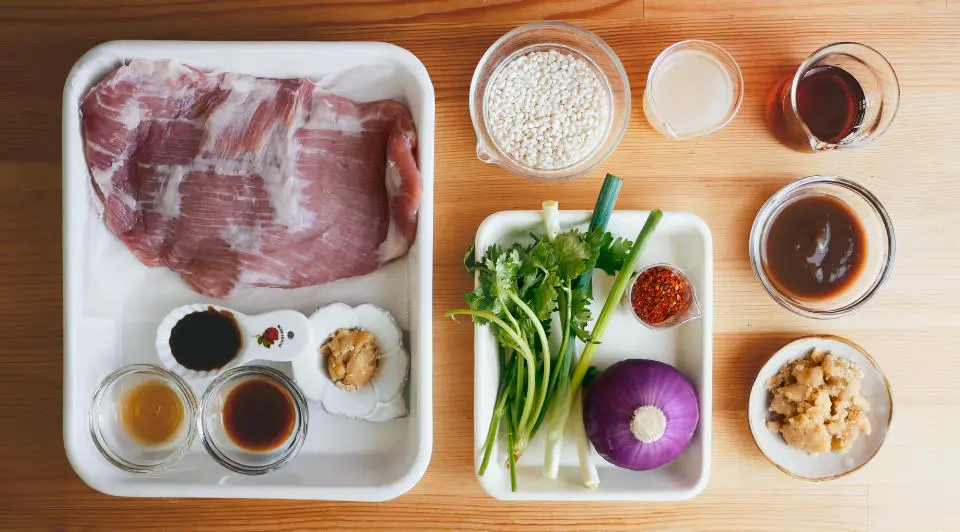 製作泰式烤豬頸肉所需的食材