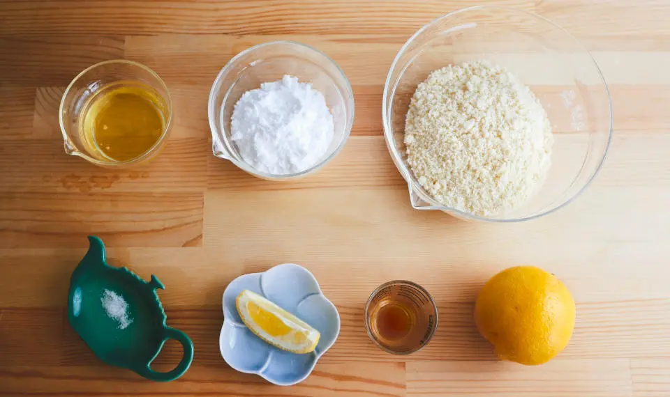 製作西恩納杏仁餅乾所需的食材