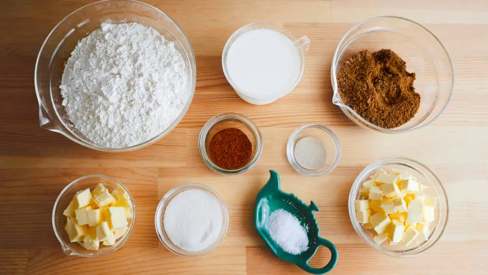 製作黑糖肉桂捲所需的食材