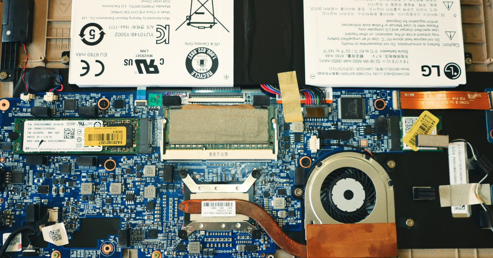 LＧ筆電的內部機版元件