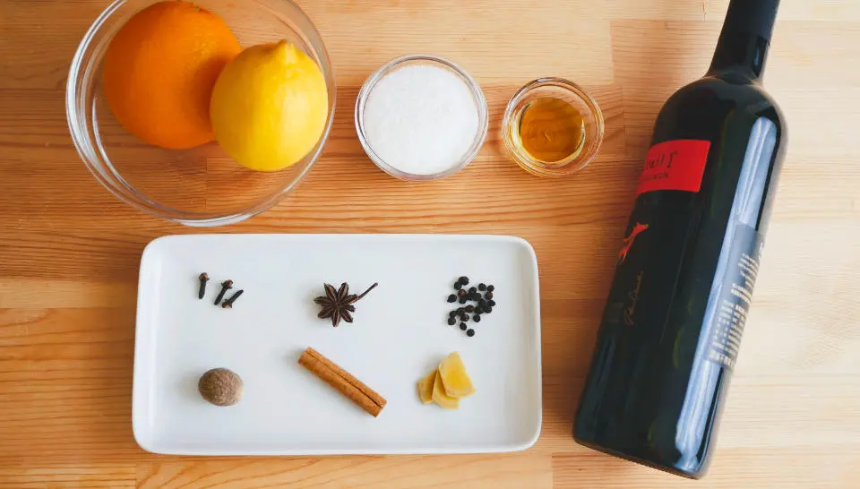 製作香料熱紅酒所需的食材