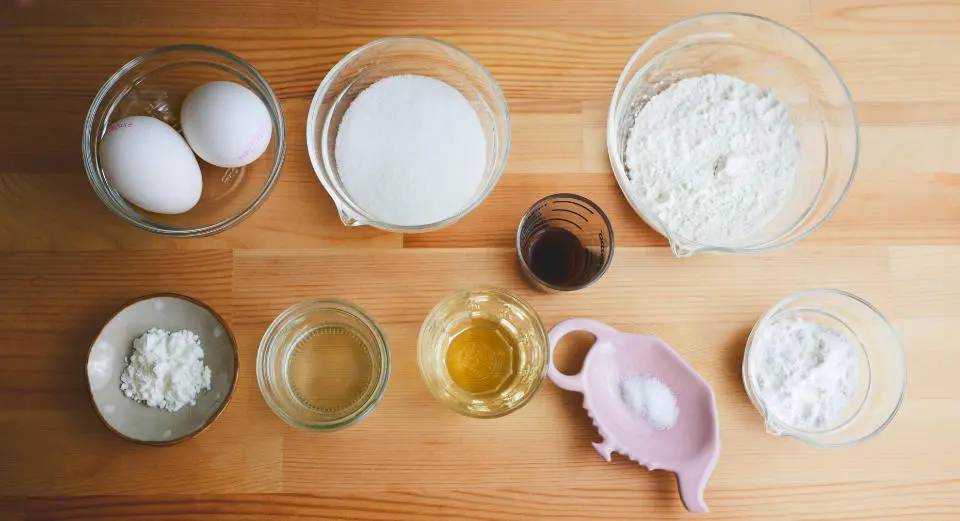 製作幸運餅乾所需的食材