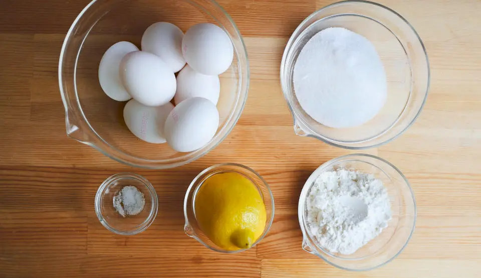 製作半熟凹蛋糕所需的食材